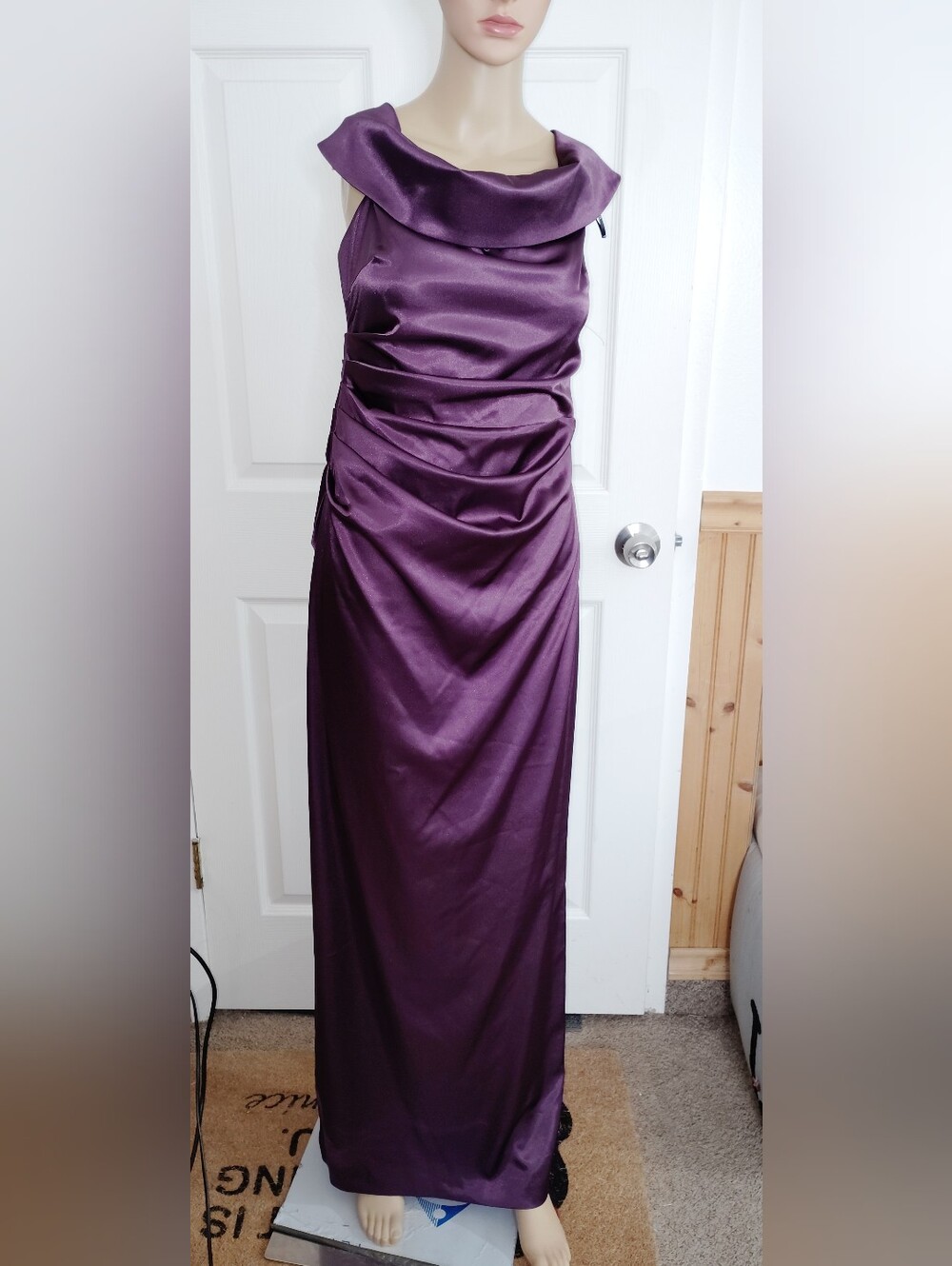 Vince Camuto Women's Off-Shoulder Ruched-Waist Gown Size 12.